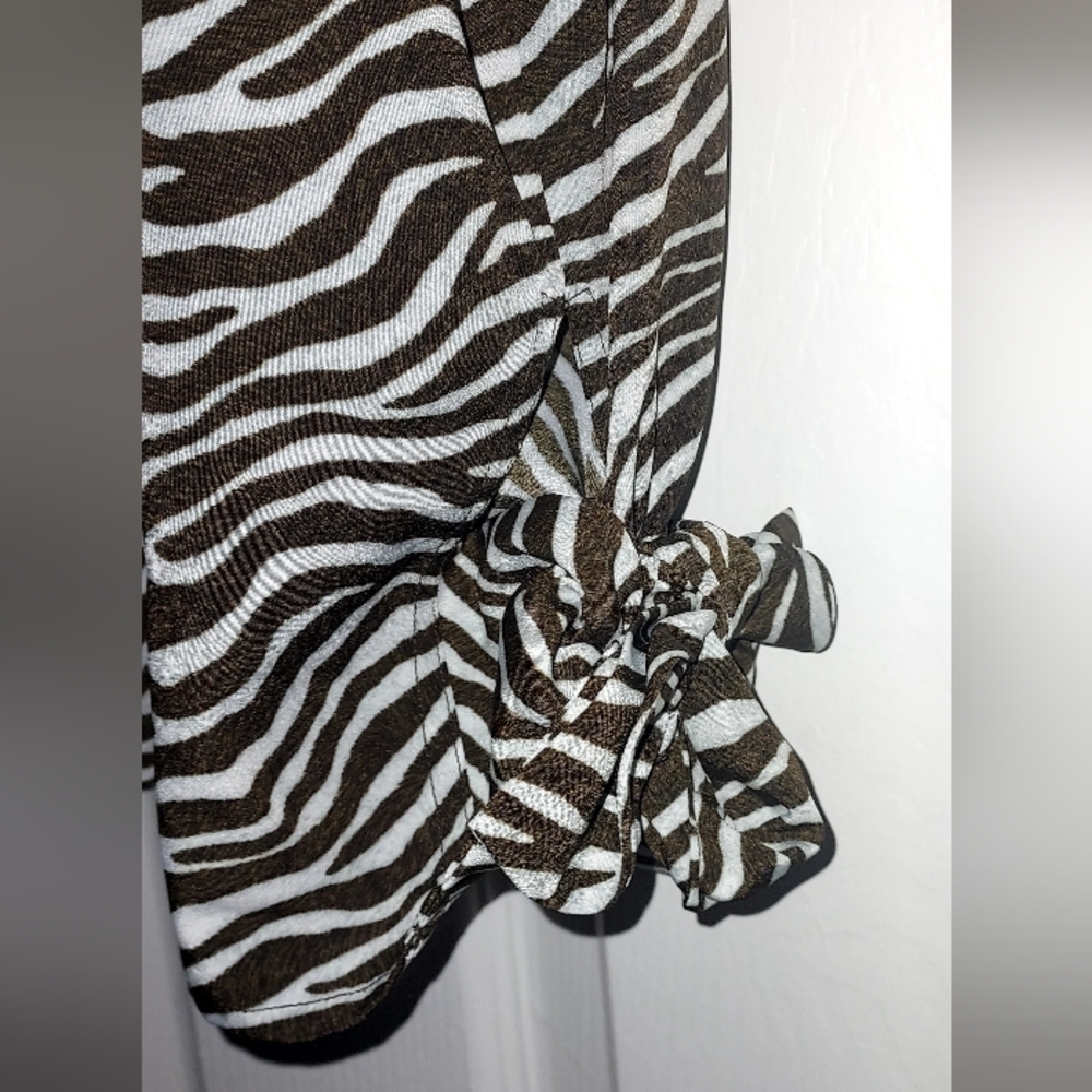 Michael Kors Stylish Zebra Pattern Women's Blouse - Picture 4 of 4